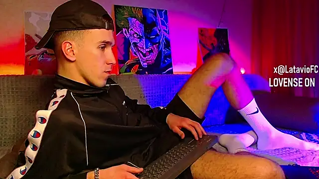 Snapshot of Midnighter_ chatting on January 2025 01:56:02 PM Midnighter  online show from January 2025 01:56:02 PM