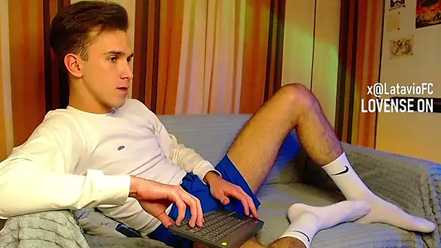 Snapshot of Midnighter_ chatting on November 2025 12:10:01 AM Midnighter online show from November 2025 12:10:01 AM