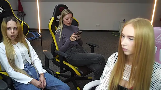 Amelia Blaze online show from September 2025 10:42:01 AM