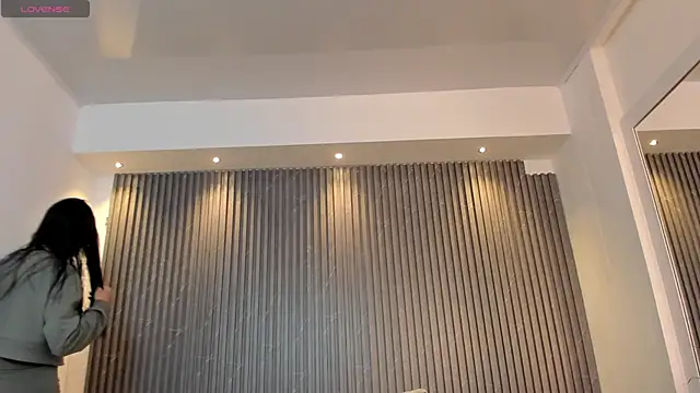 charlottewhitte online show from March 2025 11:33:02 AM