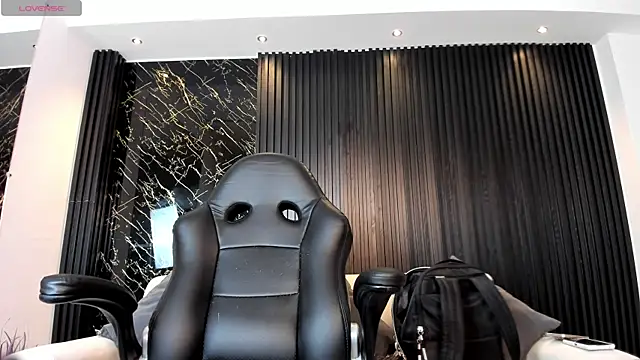 charlottewhitte online show from October 2025 11:44:02 AM