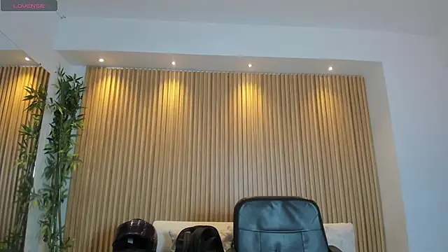 charlottewhitte online show from October 2025 11:39:02 AM