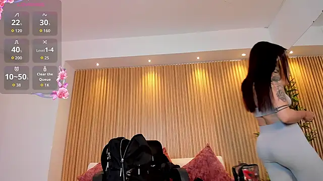 charlottewhitte online show from February 2026 11:16:01 AM