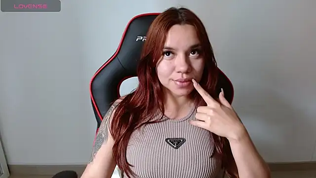 Snapshot of samantha_tattu chatting on December 2024 07:09:02 PM samantha tattu online show from December 2024 07:09:02 PM