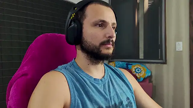 Snapshot of iurytx chatting on February 2026 11:01:01 PM iurytx online show from February 2026 11:01:01 PM