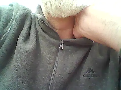 Snapshot of xcimeru chatting on February 2025 02:57:01 PM xcimeru online show from February 2025 02:57:01 PM