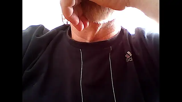 Snapshot of xcimeru chatting on October 2025 01:40:02 PM xcimeru online show from October 2025 01:40:02 PM