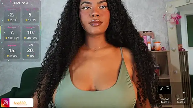 HOTBLACKANDWHITE2 online show from February 2026 12:31:01 AM