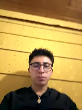 Snapshot of CamiRojas_boy chatting on September 2025 04:04:02 AM CamiRojas boy online show from September 2025 04:04:02 AM
