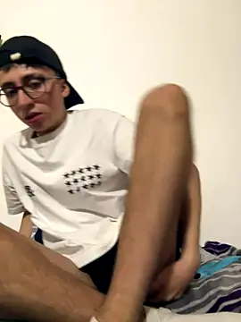 Snapshot of CamiRojas_boy chatting on October 2025 03:40:02 AM CamiRojas boy online show from October 2025 03:40:02 AM