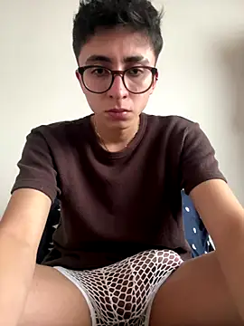 Snapshot of CamiRojas_boy chatting on October 2025 08:53:02 PM CamiRojas boy online show from October 2025 08:53:02 PM