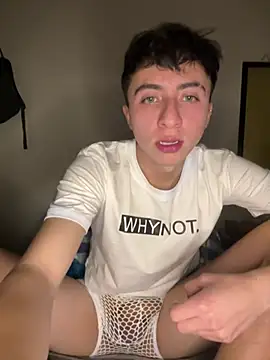 Snapshot of CamiRojas_boy chatting on July 2026 03:35:02 AM CamiRojas boy online show from July 2026 03:35:02 AM