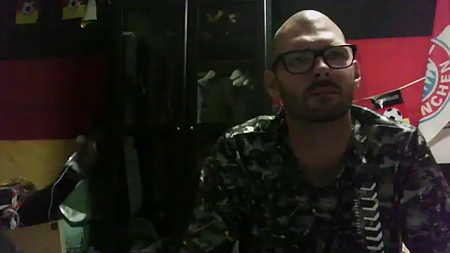 Snapshot of Die-geile-Sau chatting on September 2025 06:54:01 PM Die-geile-Sau online show from September 2025 06:54:01 PM