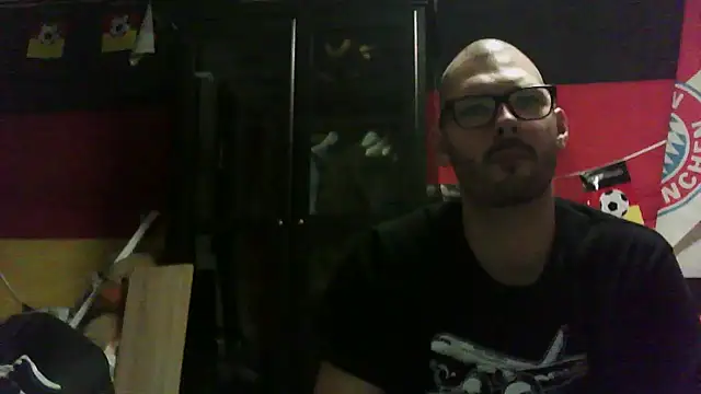 Snapshot of Die-geile-Sau chatting on October 2025 07:23:02 PM Die-geile-Sau online show from October 2025 07:23:02 PM