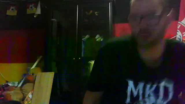 Snapshot of Die-geile-Sau chatting on October 2025 08:20:02 PM Die-geile-Sau online show from October 2025 08:20:02 PM