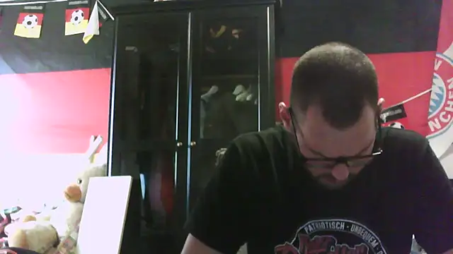 Snapshot of Die-geile-Sau chatting on October 2025 12:28:01 PM Die-geile-Sau online show from October 2025 12:28:01 PM