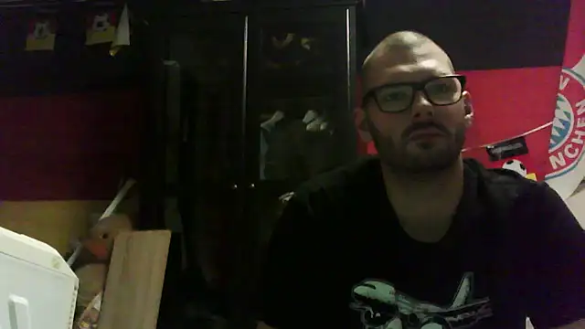 Snapshot of Die-geile-Sau chatting on October 2025 09:06:01 PM Die-geile-Sau online show from October 2025 09:06:01 PM