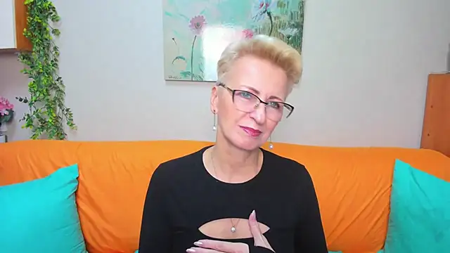 iamyourdream89 online show from November 2025 12:48:02 PM