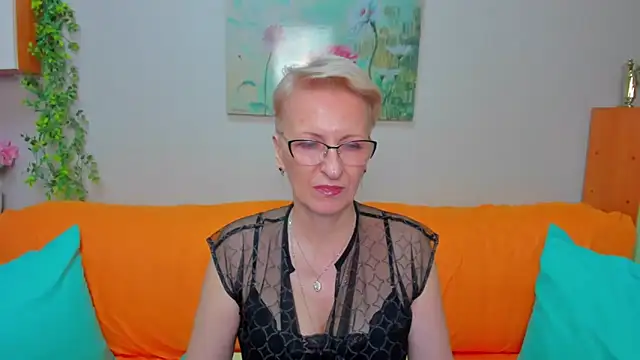 iamyourdream89 online show from April 2026 12:38:01 PM