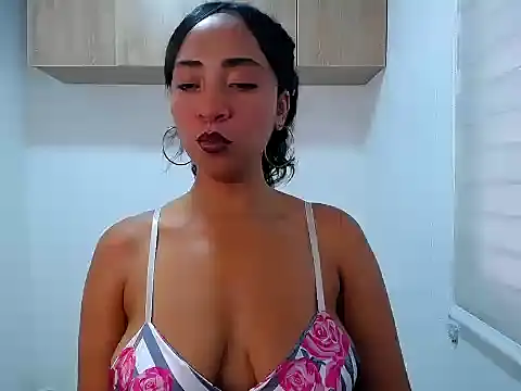 Danna Ross  online show from November 2025 10:03:02 PM