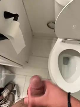 Snapshot of Asronrandon chatting on March 2026 03:30:02 AM Asronrandon online show from March 2026 03:30:02 AM