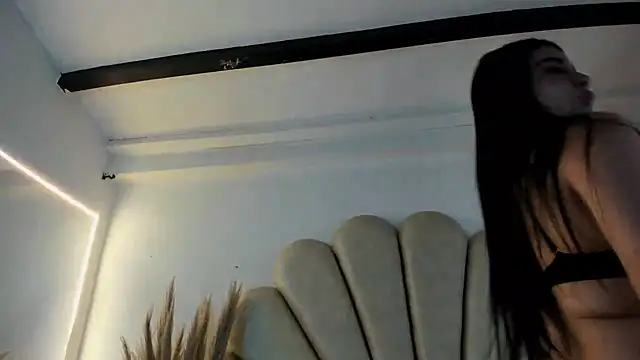 Natasha  Blue online show from September 2025 06:30:02 PM