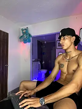 Snapshot of mike_casseano chatting on September 2025 09:48:02 PM mike casseano online show from September 2025 09:48:02 PM