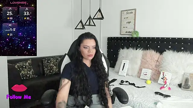 natasha logan  online show from February 2025 01:17:02 PM