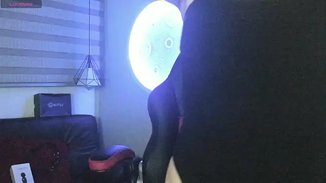 natasha logan  online show from October 2025 04:04:01 AM