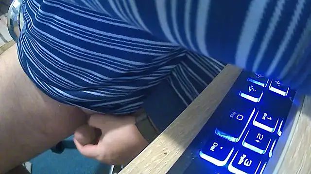 Snapshot of GYurmoka70 chatting on October 2025 06:19:02 AM GYurmoka70 online show from October 2025 06:19:02 AM