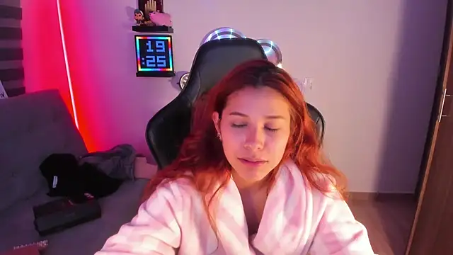 Snapshot of crystal_bunny7 chatting on October 2025 12:25:01 AM crystal bunny7 online show from October 2025 12:25:01 AM