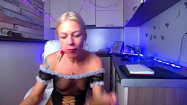 Skinny Nally online show from April 2026 01:22:02 AM