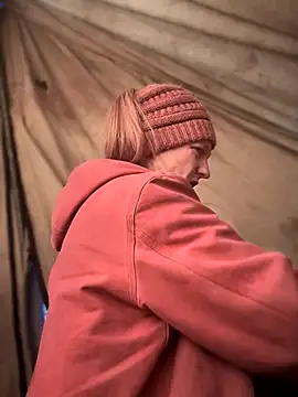 GoldenFlameGoddess online show from December 2025 04:35:02 PM