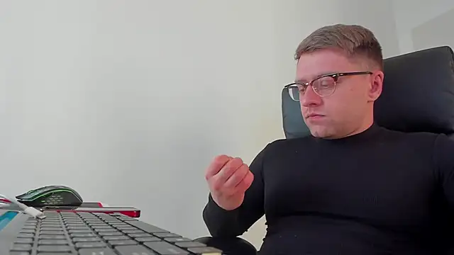 Findom guy online show from March 2025 03:25:02 PM