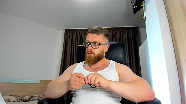 Snapshot of Findom_guy chatting on June 2026 02:56:02 PM Findom guy online show from June 2026 02:56:02 PM