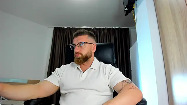 Snapshot of Findom_guy chatting on June 2026 10:24:02 AM Findom guy online show from June 2026 10:24:02 AM