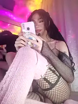 Snapshot of Victor-and-shelly chatting on December 2024 08:39:02 AM Victor-and-shelly online show from December 2024 08:39:02 AM