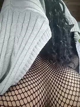 Snapshot of Victor-and-shelly chatting on February 2025 06:43:02 PM Victor-and-shelly online show from February 2025 06:43:02 PM