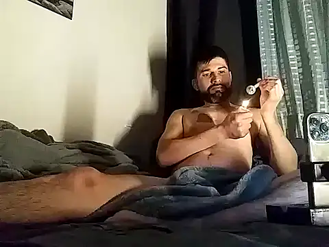 Snapshot of hotraillX chatting on December 2024 07:38:02 AM hotraillX online show from December 2024 07:38:02 AM