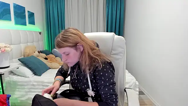 Kathlyn  Heath online show from October 2025 07:13:01 PM