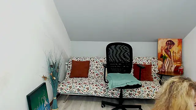 Cassandra Hotty online show from February 2025 04:43:01 AM