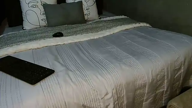 CURVEYDOLLXX online show from November 2025 03:07:01 AM