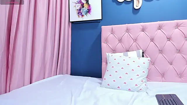 Snapshot of AngelitaWild_ chatting on February 2025 11:56:02 PM AngelitaWild online show from February 2025 11:56:02 PM