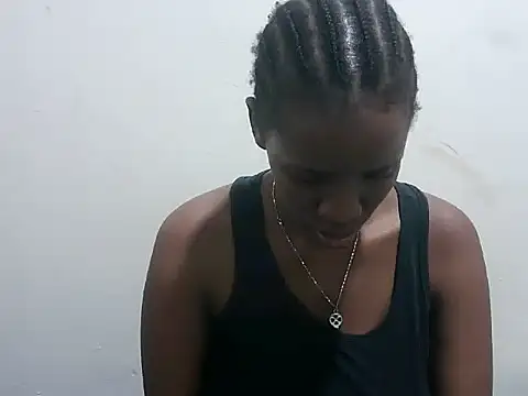 prettybeee online show from December 2025 08:06:01 PM