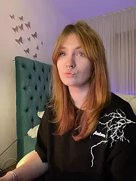  Chlo  e online show from March 2025 11:03:02 PM