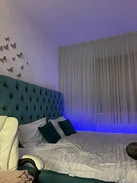  Chlo  e online show from March 2025 11:44:02 PM