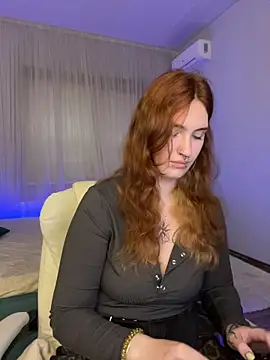  Chlo  e online show from November 2025 12:38:01 PM