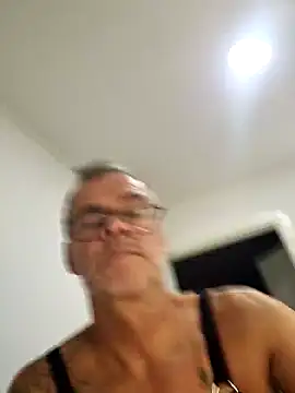 Snapshot of DarrenSullivanSlut chatting on February 2025 07:18:02 AM DarrenSullivanSlut online show from February 2025 07:18:02 AM