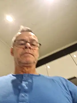 Snapshot of DarrenSullivanSlut chatting on February 2025 07:33:02 AM DarrenSullivanSlut online show from February 2025 07:33:02 AM