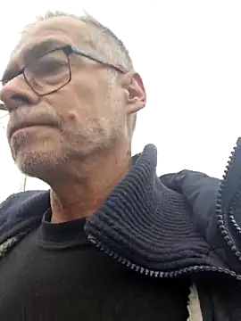 Snapshot of DarrenSullivanSlut chatting on March 2025 08:38:02 AM DarrenSullivanSlut online show from March 2025 08:38:02 AM